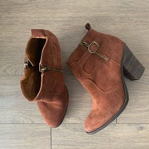 Lucky Brand Everalda Bourbon Suede Booties